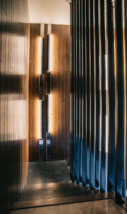 Expressionz Professional Suites By Mykey Kuala Lumpur Exterior photo Detail of the facade